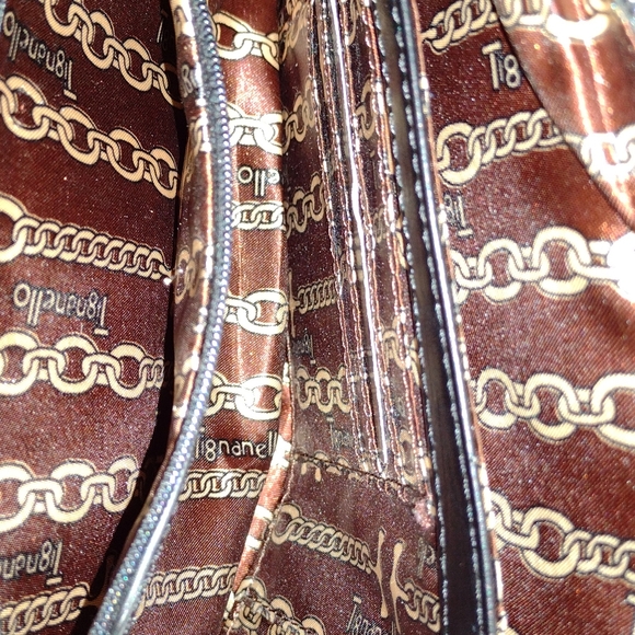 TIGNANELLO Black Genuine Leather Crossbody Bag w/RFID safe Credit Card holder - Picture 8 of 11